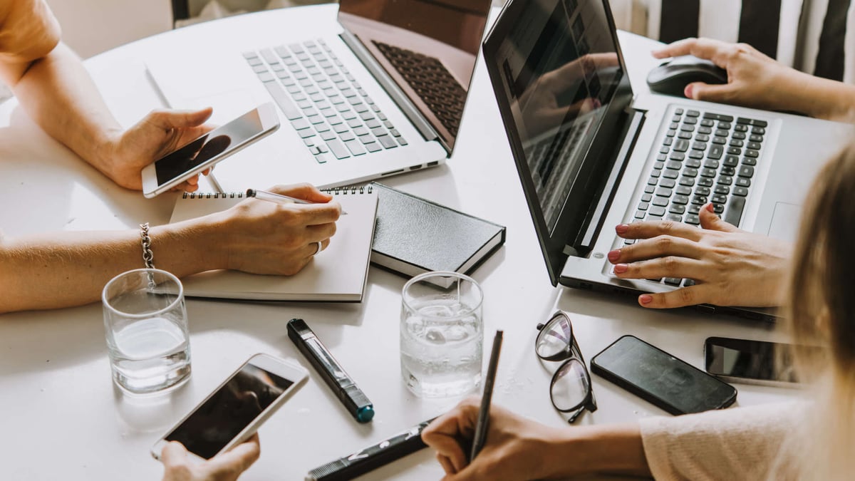 <span id="hs_cos_wrapper_name" class="hs_cos_wrapper hs_cos_wrapper_meta_field hs_cos_wrapper_type_text" style="" data-hs-cos-general-type="meta_field" data-hs-cos-type="text" >Collaborative Workplace Management Adoption: Choosing a Platform</span>